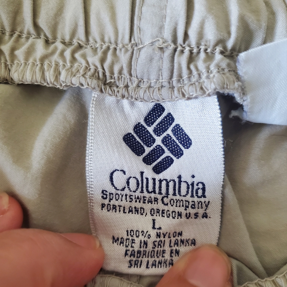 Columbia Sportswear Women's Shorts. Size L - Picture 5 of 9